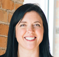 Foto de Sophie Hartwell, líder da equipe de atendimento ao cliente